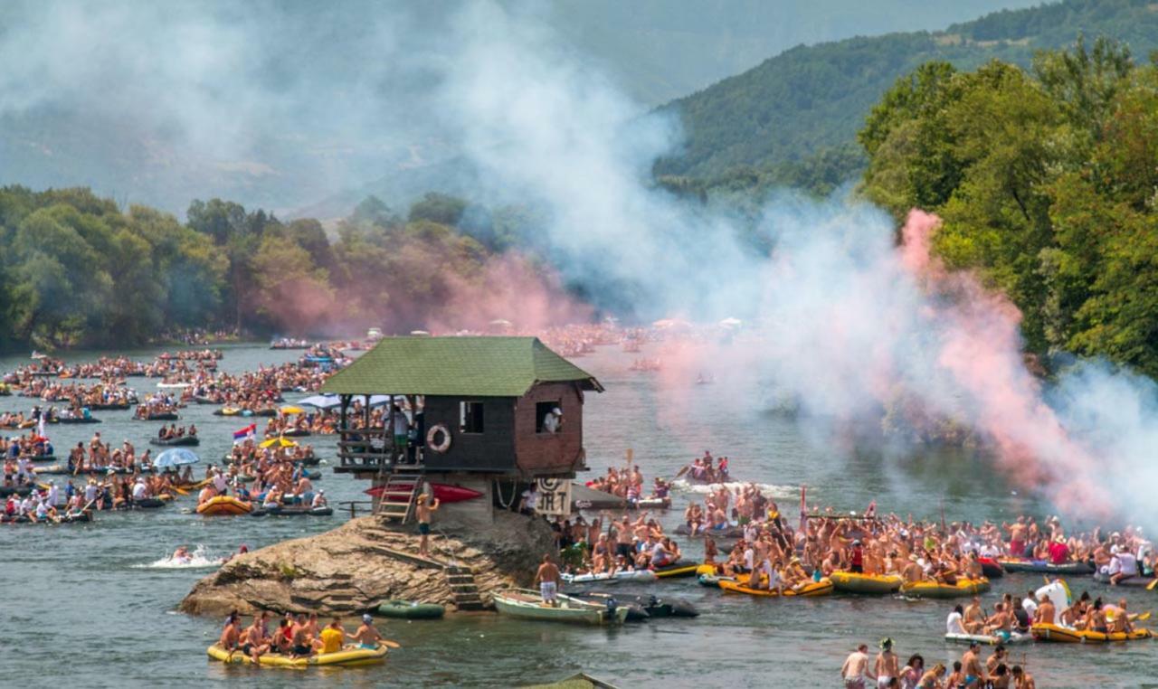 Relax Apartment Bajina Basta Zewnętrze zdjęcie